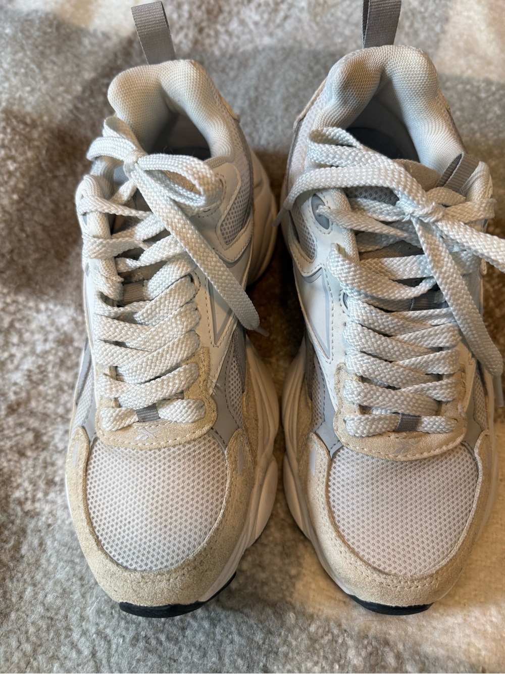 Reebok Women’s White and Cream Y2K Chunky Athletic Sneakers Size 8.5